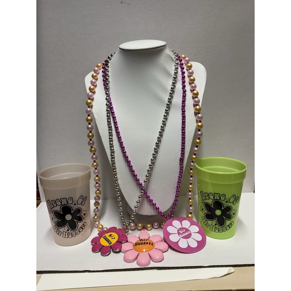 Mardi Gras Krewe of Hip Huggers‎  Flower Power Parade Beads Throw plus 2 cups A2